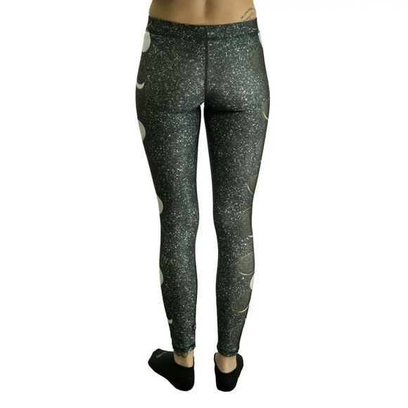 CLEARANCE Terez Oreo Print Performance Leggings - Picture 7 of 7
